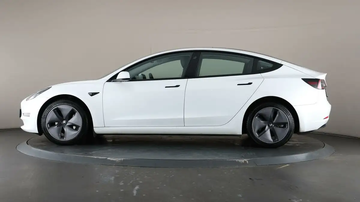2021-tesla-model-3-e-long-range-awd-big-29