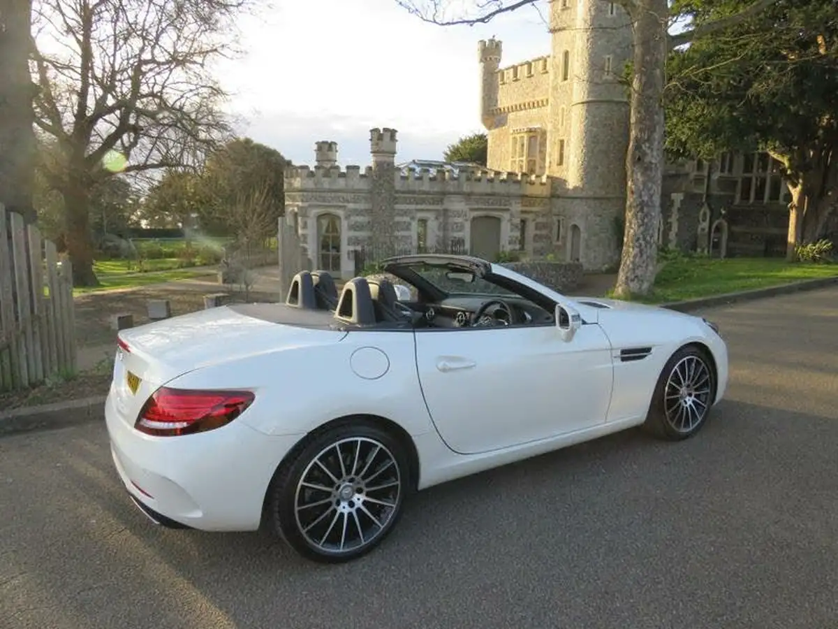 2016-mercedes-benz-slc-20-slc300-amg-line-big-8