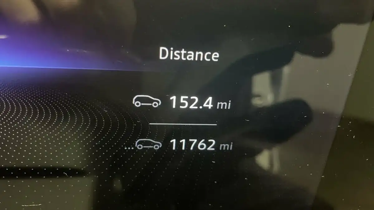 2022-renault-megane-e-tech-e-equilibre-big-24