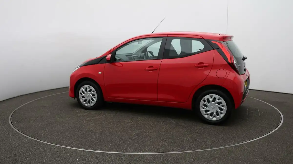 2021-toyota-aygo-10-vvt-i-x-play-tss-x-shift-big-39