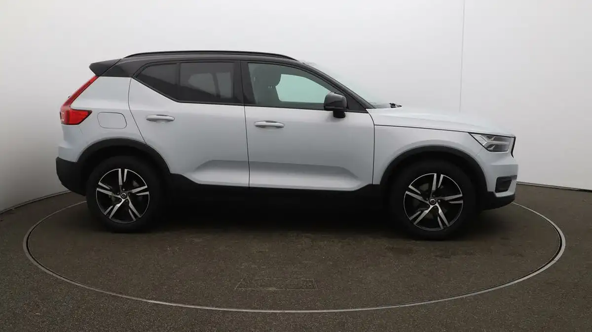 2020-volvo-xc40-20-b4-r-design-awd-big-39