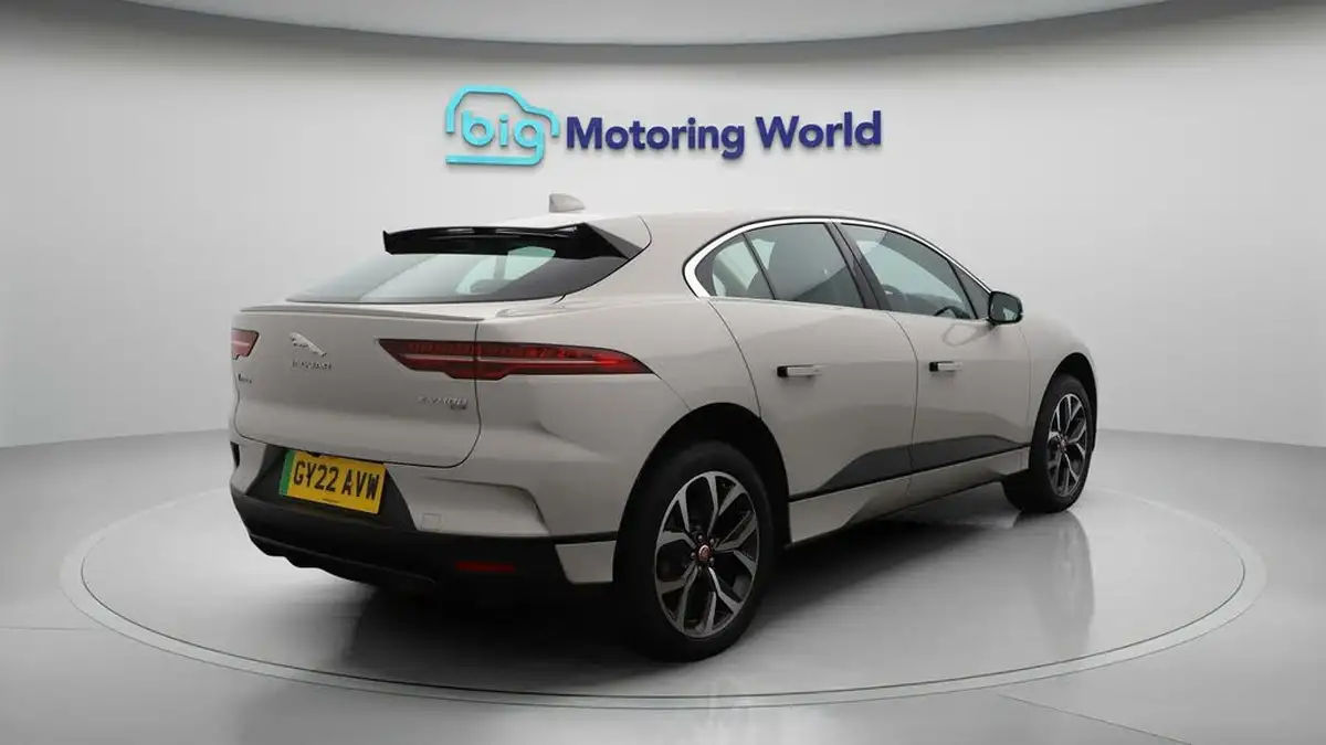 2022-jaguar-i-pace-ev400-hse-big-7