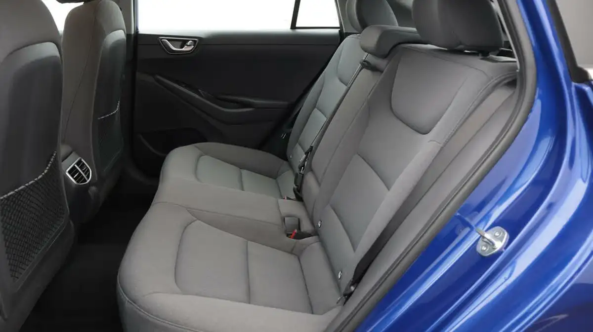 2022-hyundai-ioniq-e-premium-electric-big-16