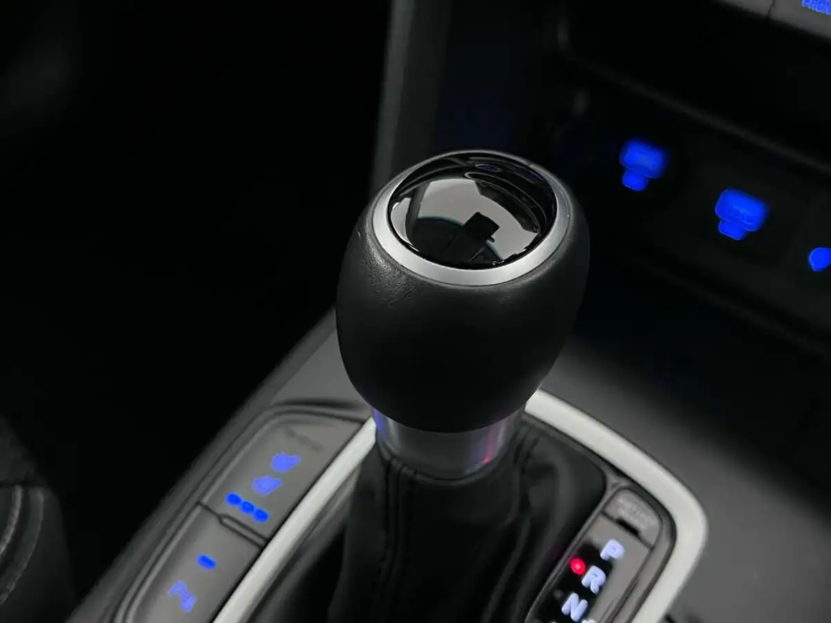 2020-hyundai-kona-16-gdi-premium-se-big-25