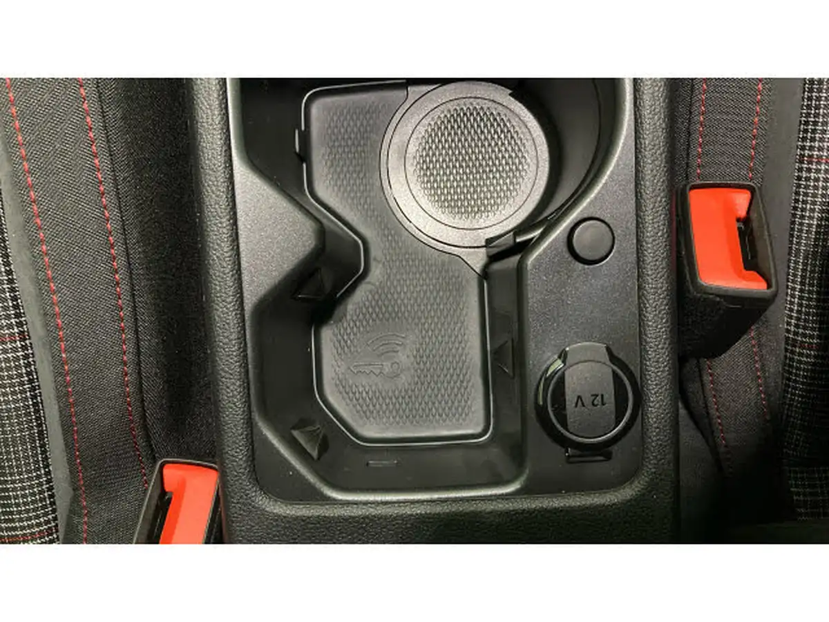2024-volkswagen-golf-20-tsi-gti-245ps-big-37