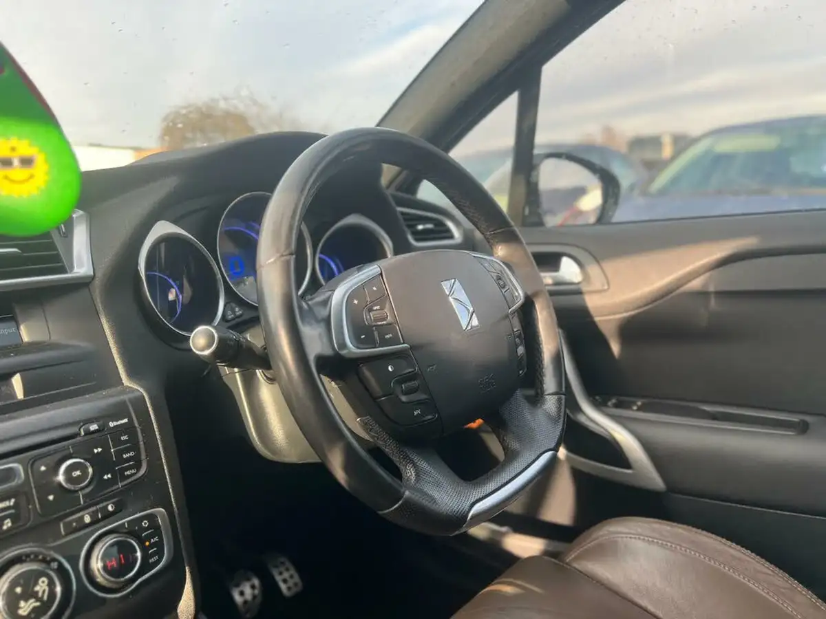2012-citroen-ds4-16-dsport-big-28