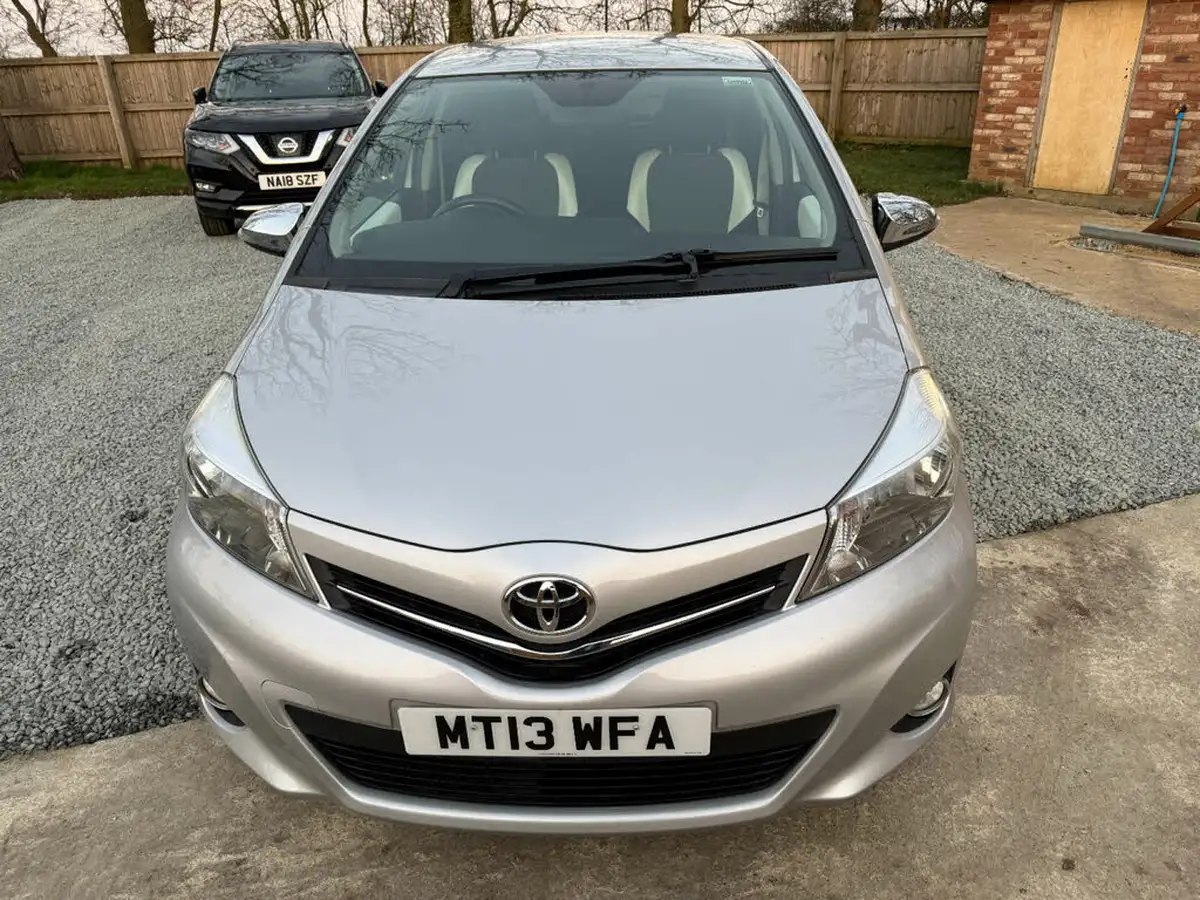 2013-toyota-yaris-133-trend-vvt-i-5d-big-10