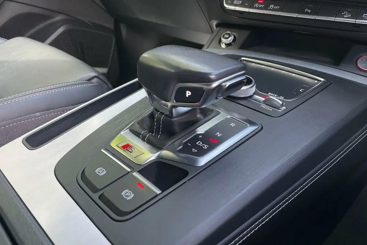 2017-audi-sq5-30-tfsi-quattro-big-28