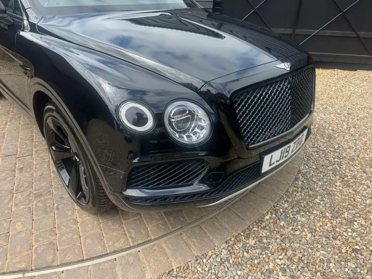 2019-bentley-bentayga-40-v8-big-24