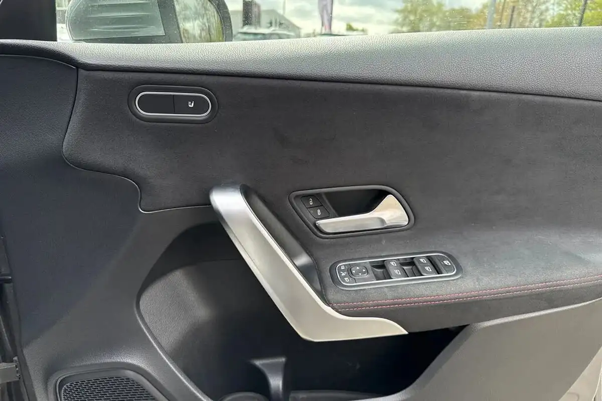 2019-mercedes-benz-a-class-13-a200-amg-line-executive-hatchback-5d-big-20