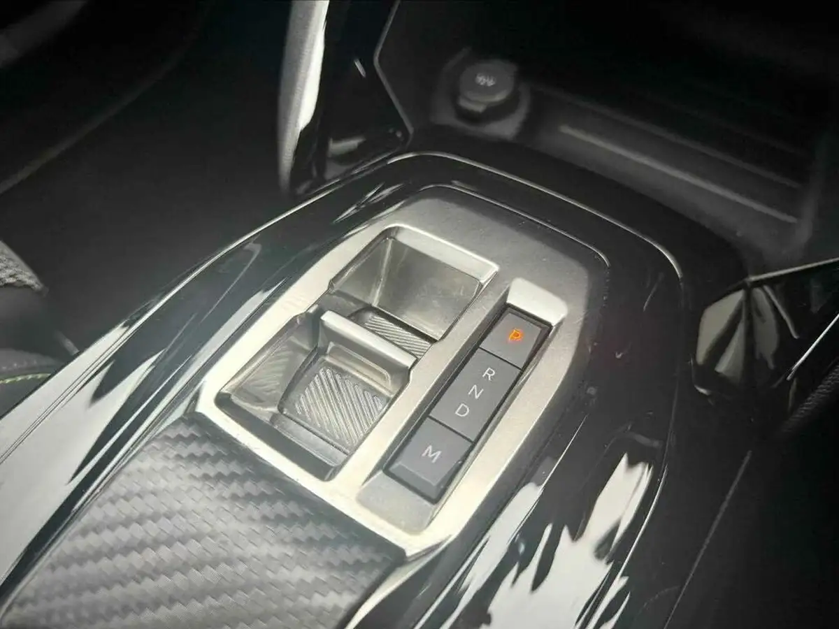 2024-peugeot-2008-suv-12-puretech-gt-130ps-eat8-big-25
