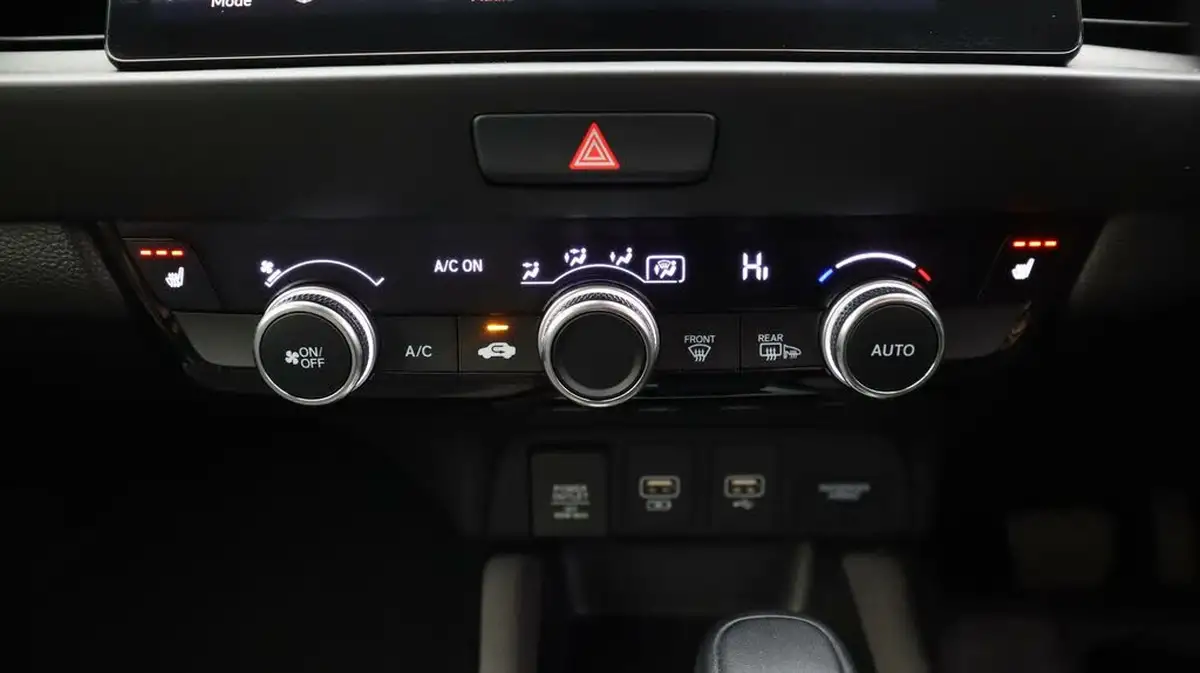 2022-honda-jazz-15-i-mmd-crosstar-ex-109ps-two-tone-big-12