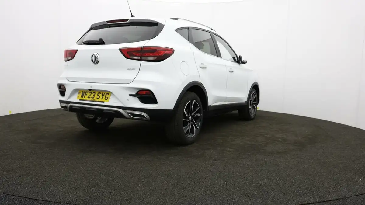 2023-mg-zs-suv-10t-gdi-exclusive-big-75