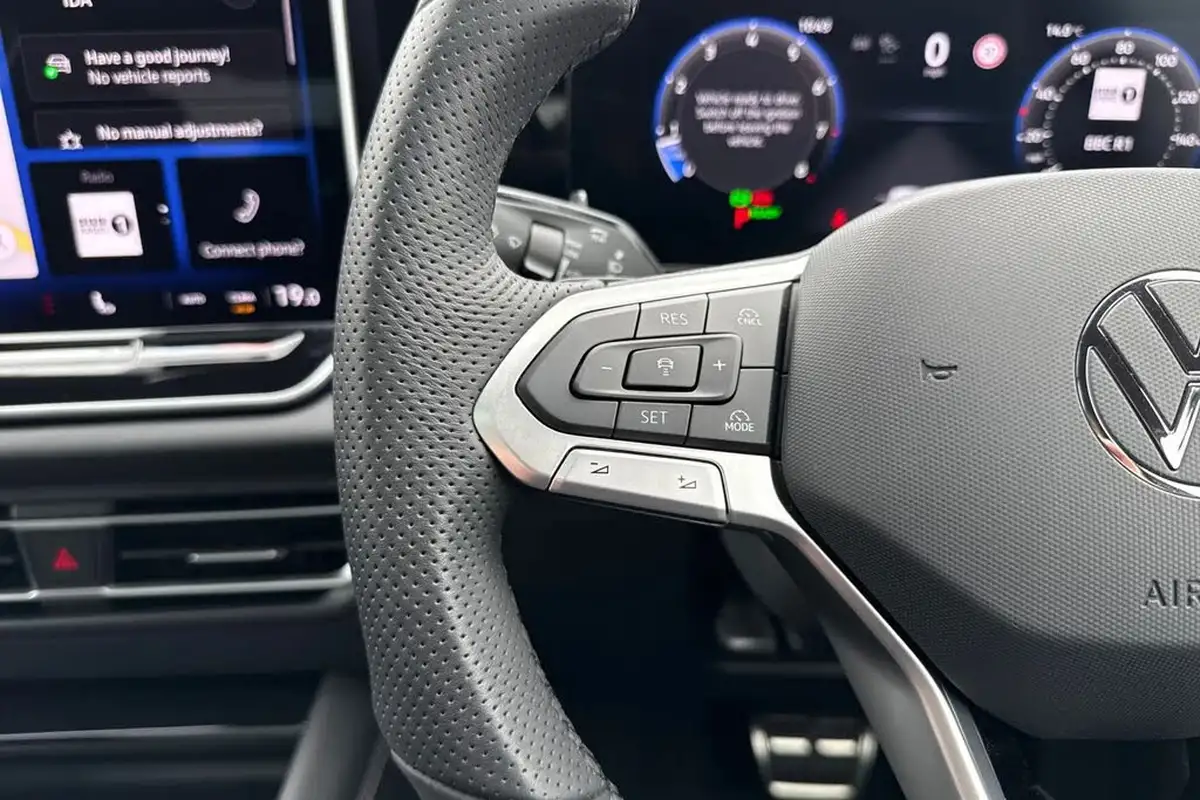 2024-volkswagen-tiguan-15-etsi-r-line-big-30