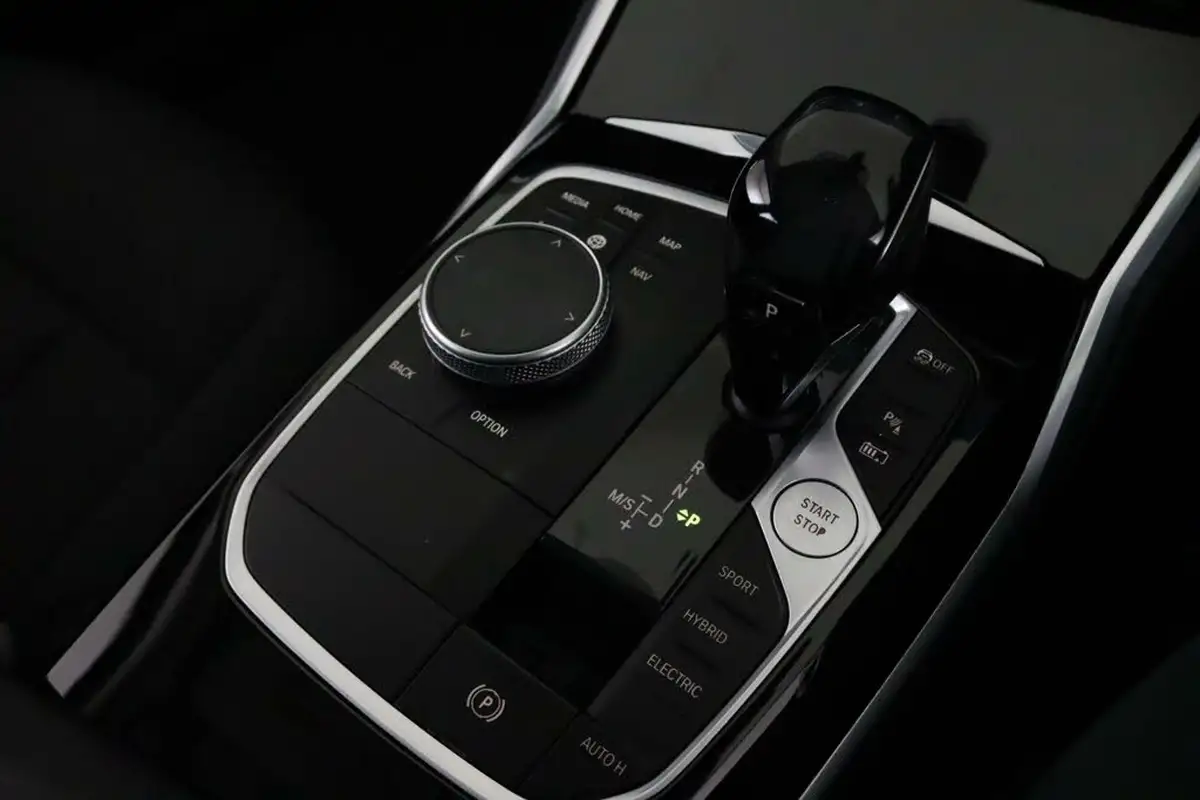 2020-bmw-3-series-20-330e-se-pro-touring-5d-big-27