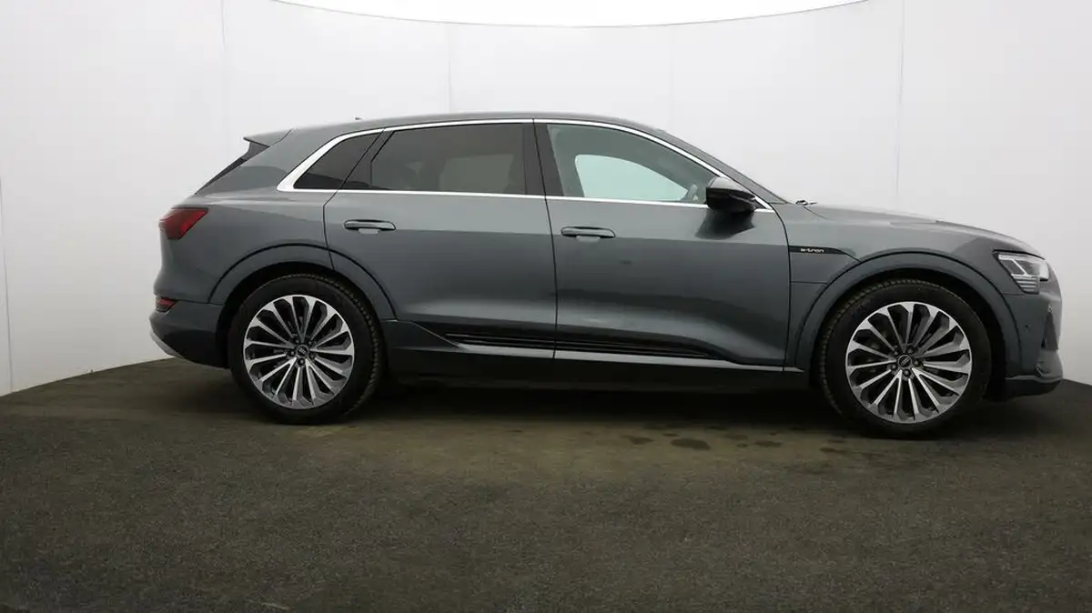 2021-audi-e-tron-50e-s-line-station-wagon-big-7