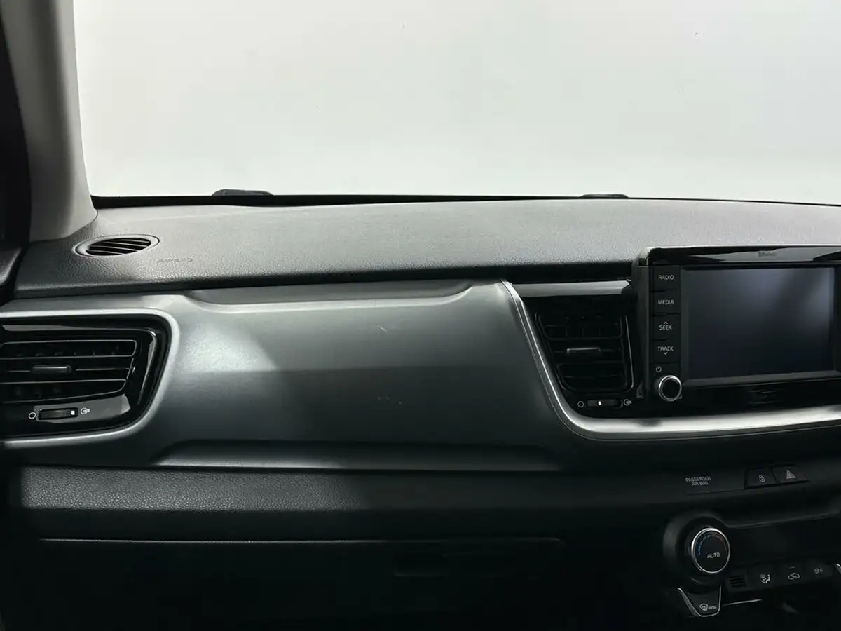 2019-kia-stonic-10-t-gdi-4-dct-big-25