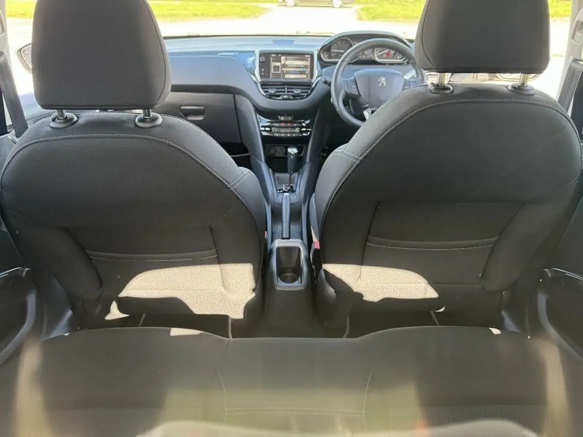 2014-peugeot-208-16-allure-5d-auto-big-18