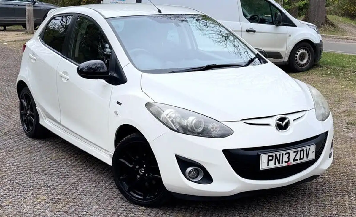 2013-mazda-mazda2-13-venture-big-0