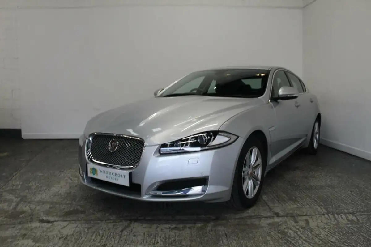 2015-jaguar-xf-22td-luxury-200ps-saloon-4d-big-1
