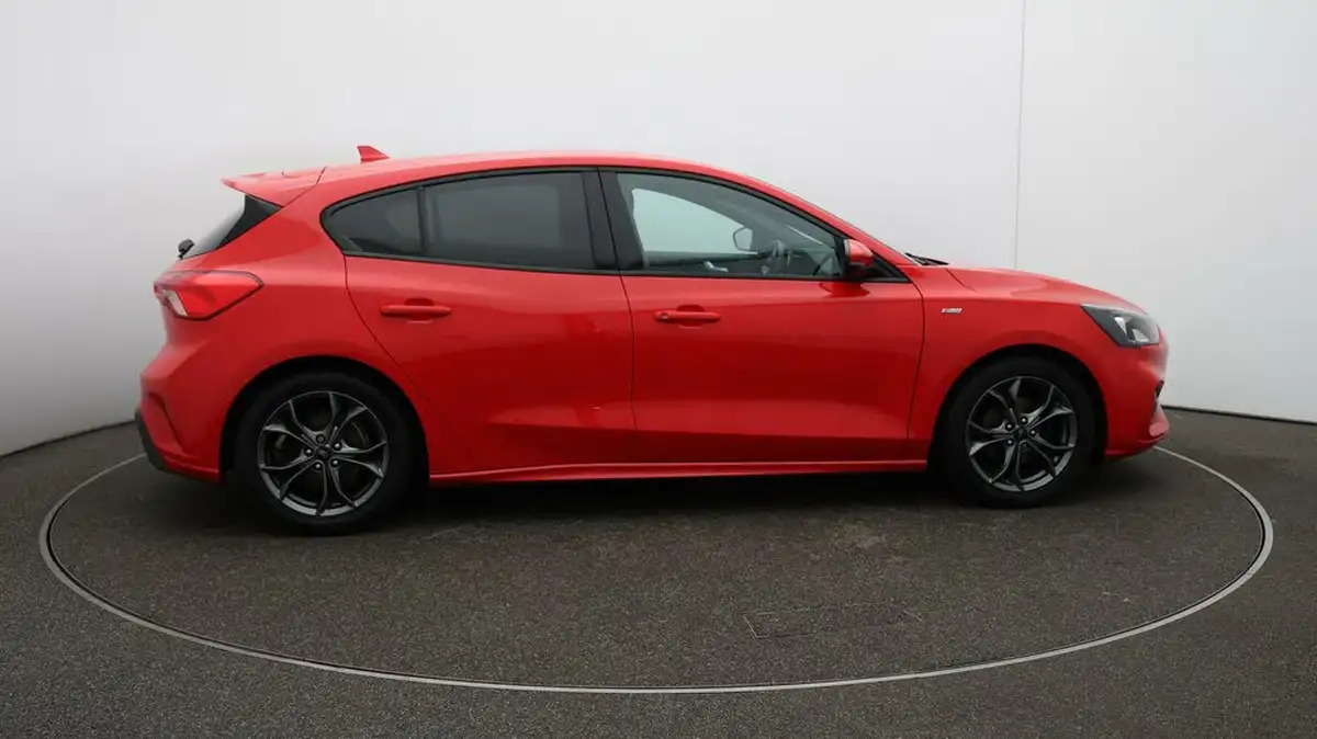 2019-ford-focus-10t-st-line-hatchback-big-40