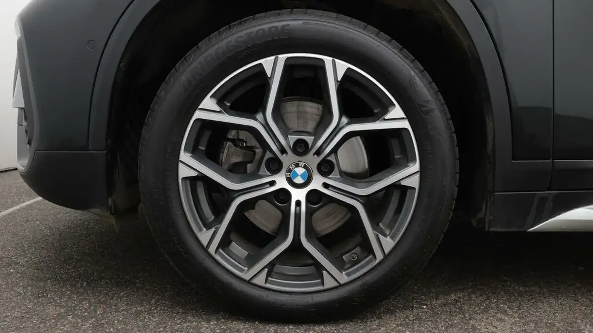 2020-bmw-x1-20td-sdrive18d-xline-sport-auto-big-18