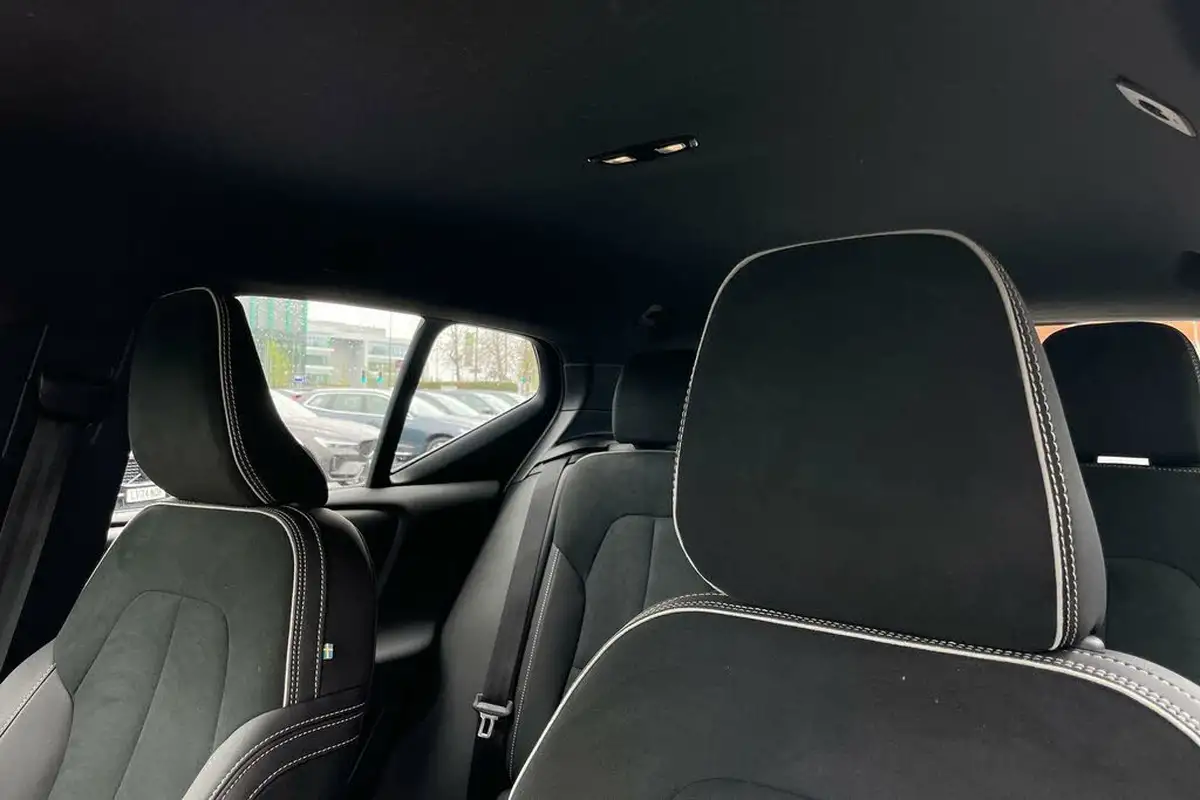2024-volvo-xc40-20-b4-plus-big-27