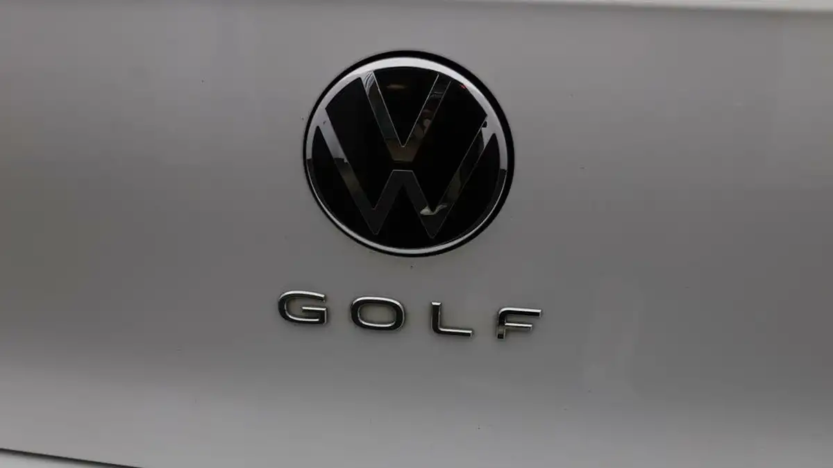 2022-volkswagen-golf-15-tsi-life-150ps-hatchback-big-19