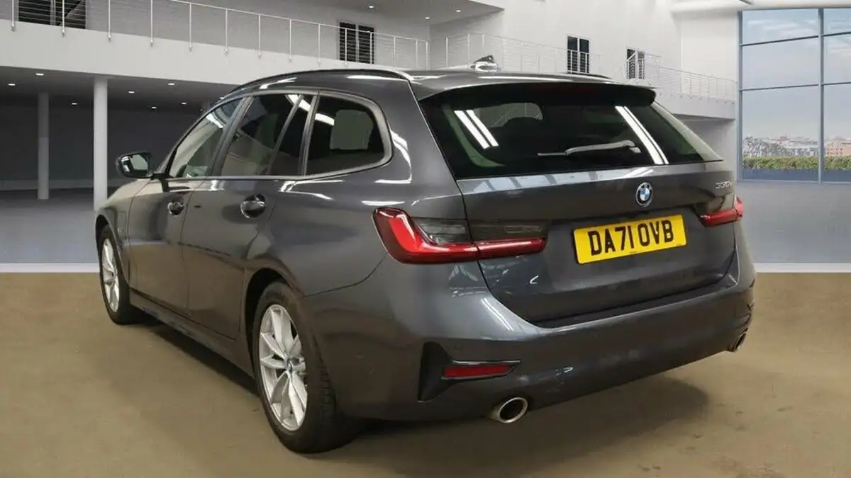 2021-bmw-3-series-20-330e-se-pro-touring-5d-big-3