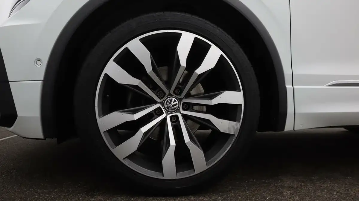 2019-volkswagen-tiguan-20tdi-r-line-tech-150ps-4motion-big-18