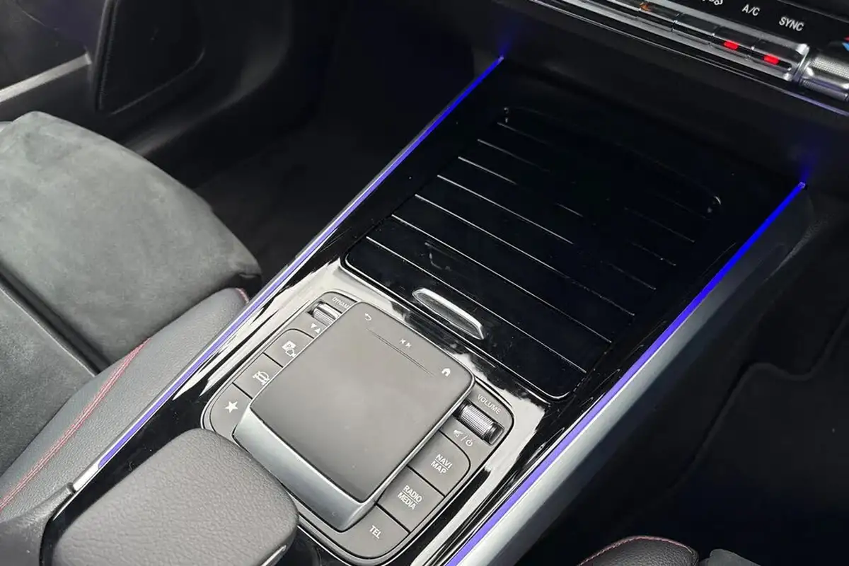 2022-mercedes-benz-glb-class-13-glb200-amg-line-premium-7g-tronic-big-22