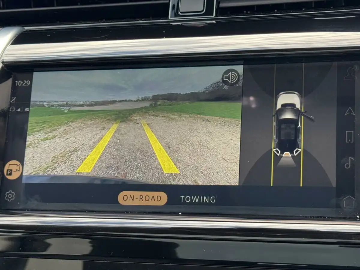 2022-land-rover-discovery-sport-15-p300e-r-dynamic-se-big-32