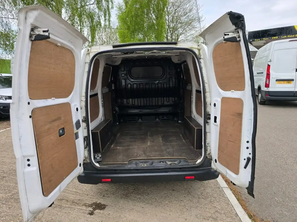 2020-nissan-env200-e-acenta-panel-van-auto-big-11