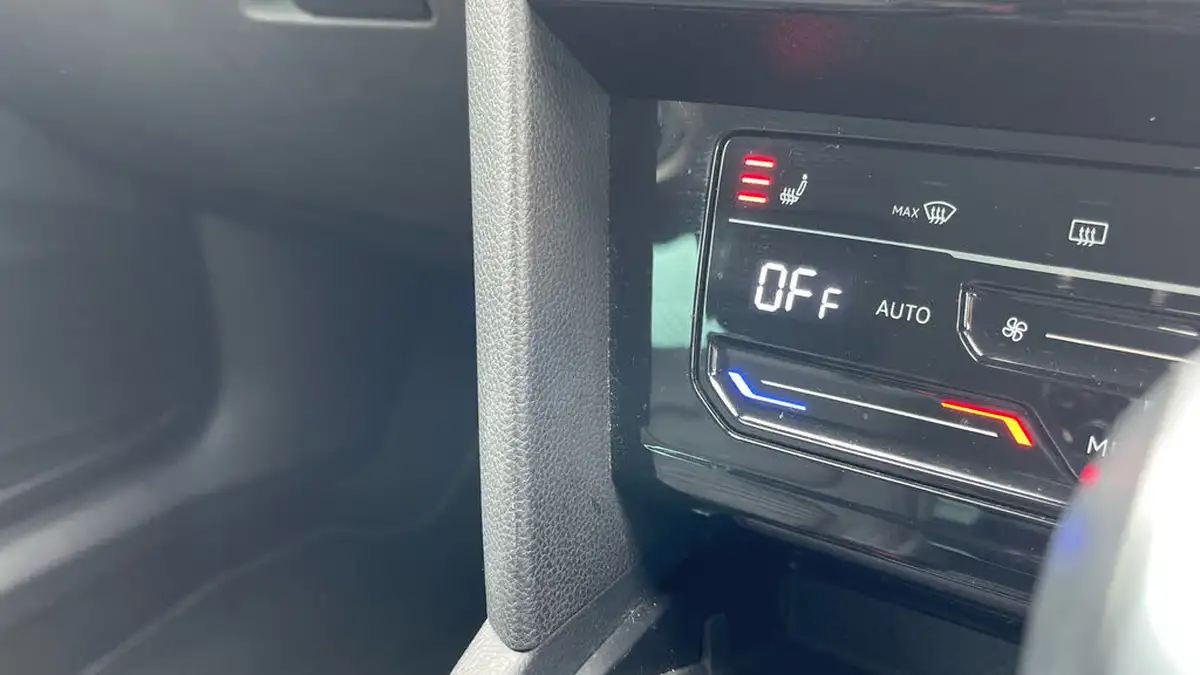2021-volkswagen-passat-14-tsi-gte-estate-5d-big-21