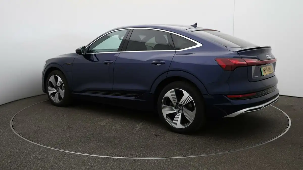 2021-audi-e-tron-55e-s-line-sportback-big-29