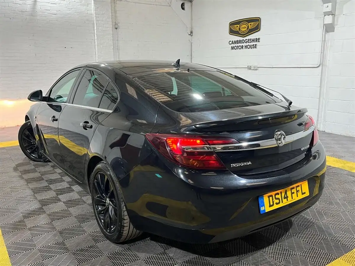 2014-vauxhall-insignia-20cdti-sri-140ps-nav-ecoflex-ss-hatchback-5d-big-4