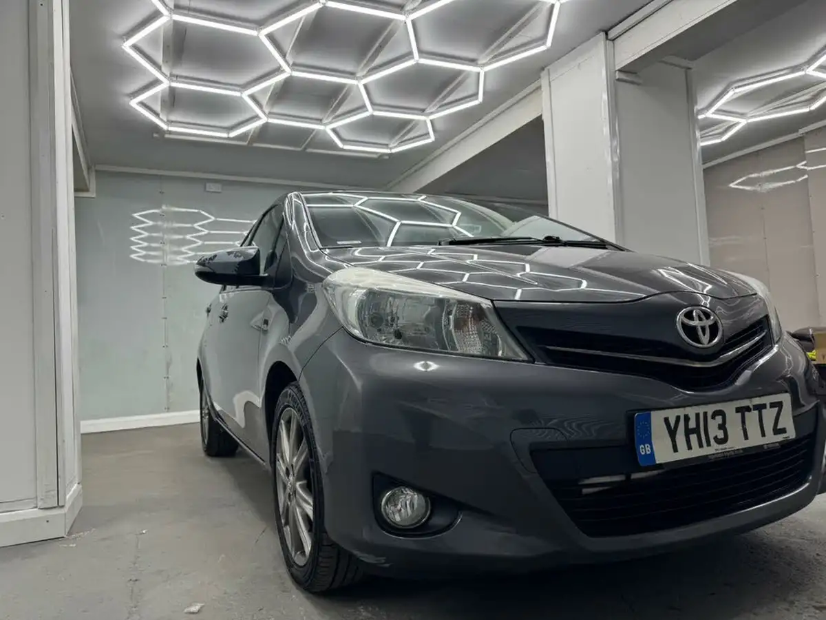 2013-toyota-yaris-133-sr-vvt-i-5d-big-9