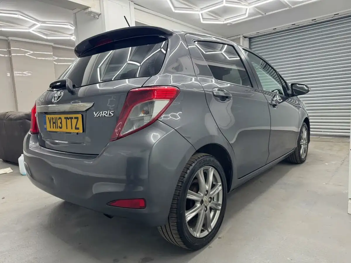 2013-toyota-yaris-133-sr-vvt-i-5d-big-5
