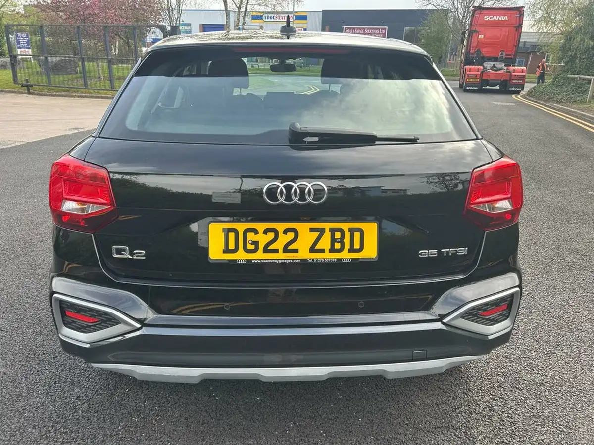 2022-audi-q2-15-35-tfsi-sport-big-3