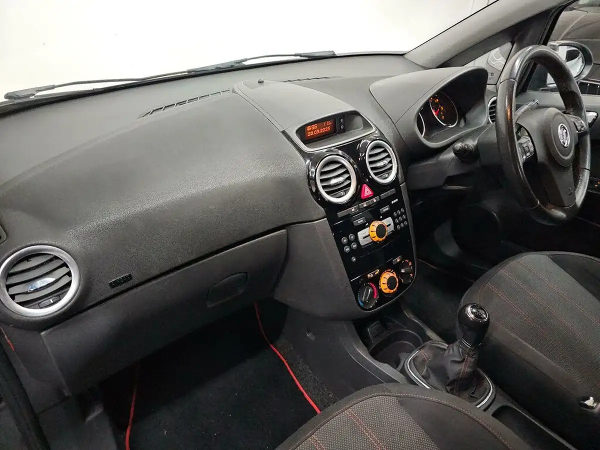 2014-vauxhall-corsa-14-sxi-ac-5d-big-16