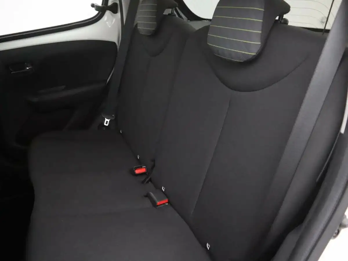 2021-peugeot-108-10-collection-hatchback-big-9