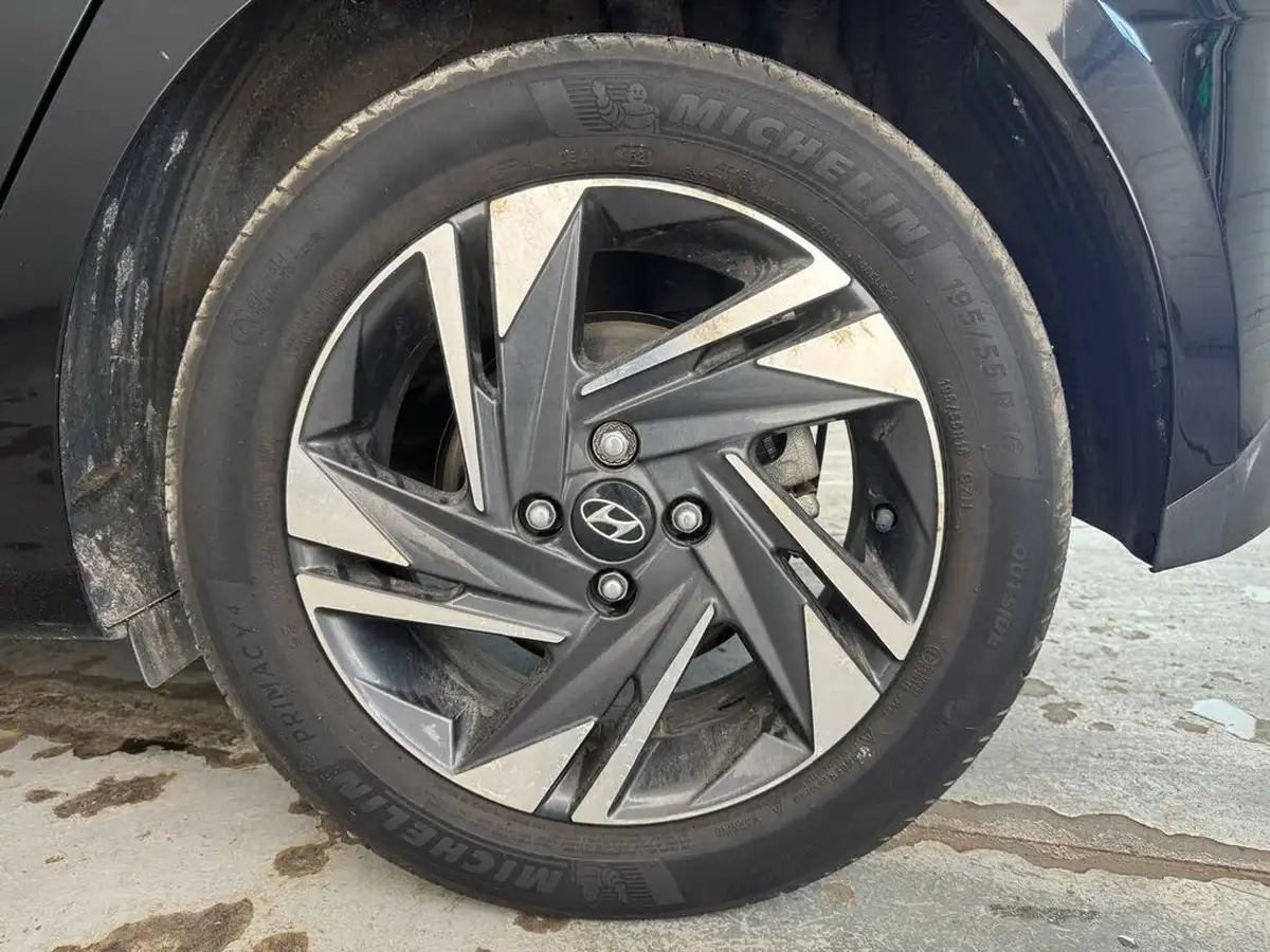 2022-hyundai-i20-10-t-gdi-se-connect-eclutch-imt-big-32