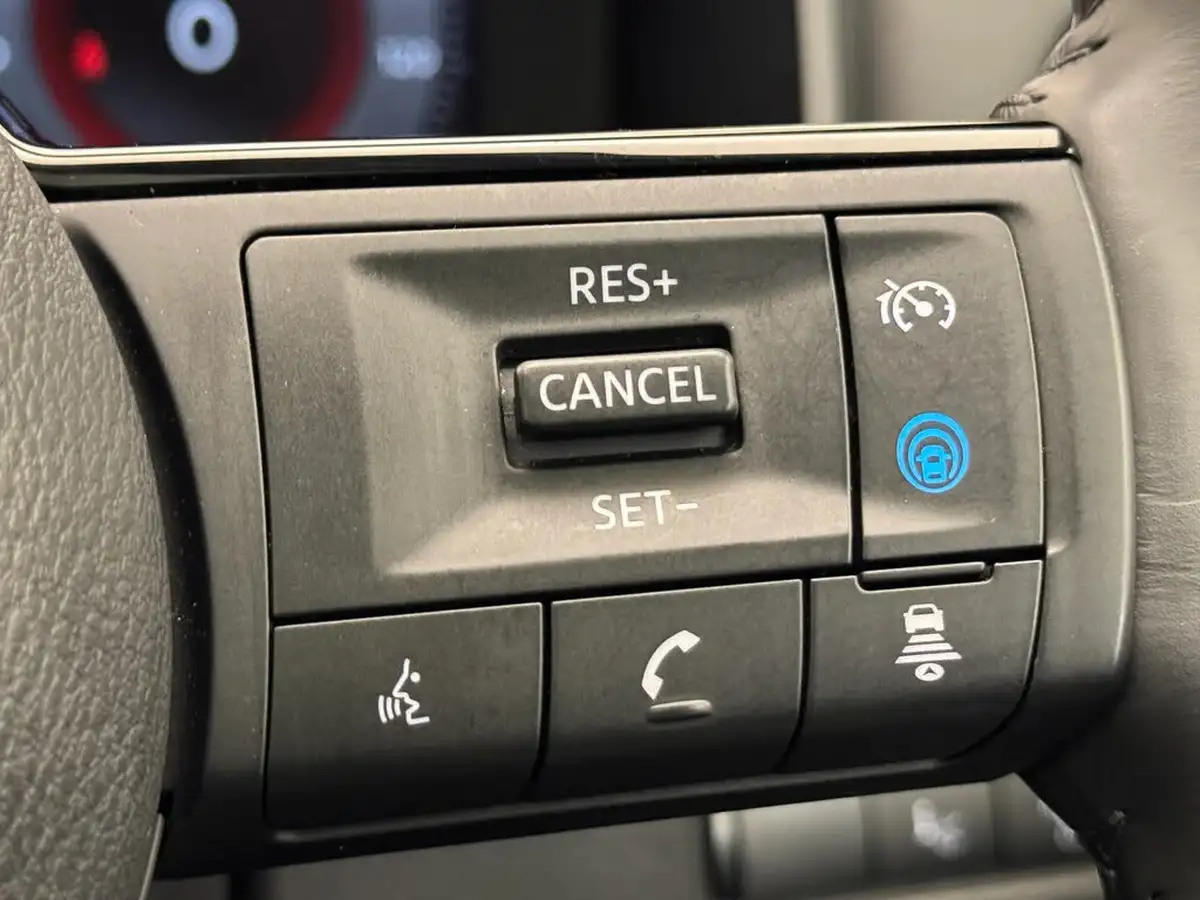 2022-nissan-qashqai-13-dig-t-premiere-edition-140ps-big-23