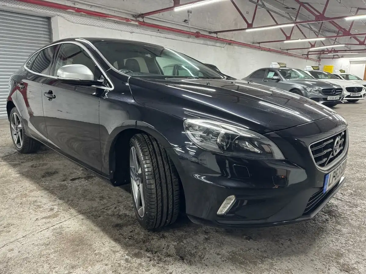 2014-volvo-v40-20td-d3-r-design-lux-nav-big-15