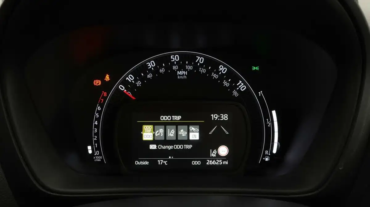 2022-toyota-aygo-x-10-vvt-i-pure-big-10