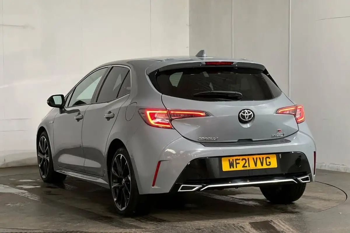 2021-toyota-corolla-18-vvt-i-gr-sport-trk-hatchback-big-17