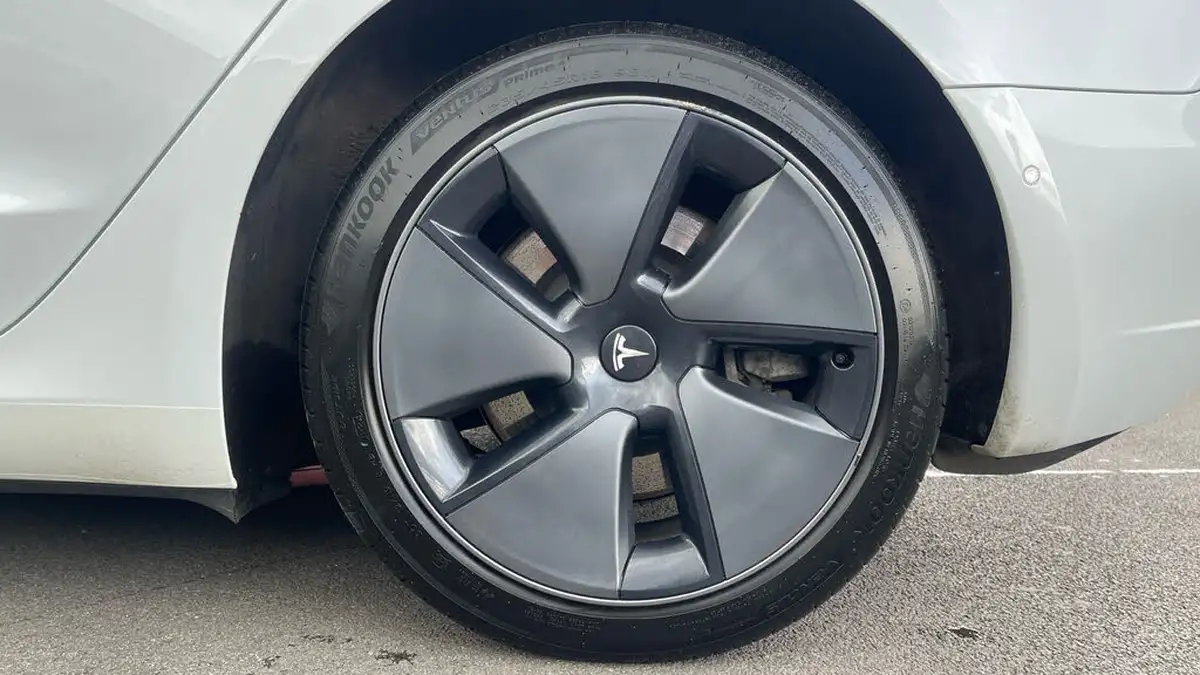 2021-tesla-model-3-e-long-range-awd-big-17
