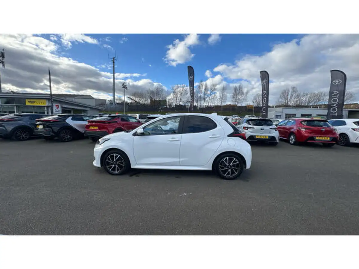 2022-toyota-yaris-15-vvt-i-design-big-16