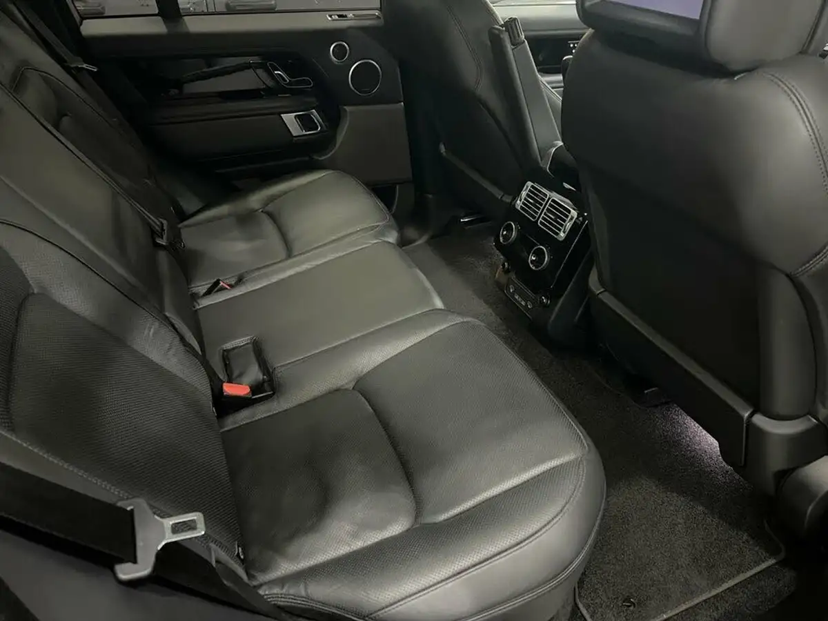 2018-land-rover-range-rover-30tdv6-vogue-big-29
