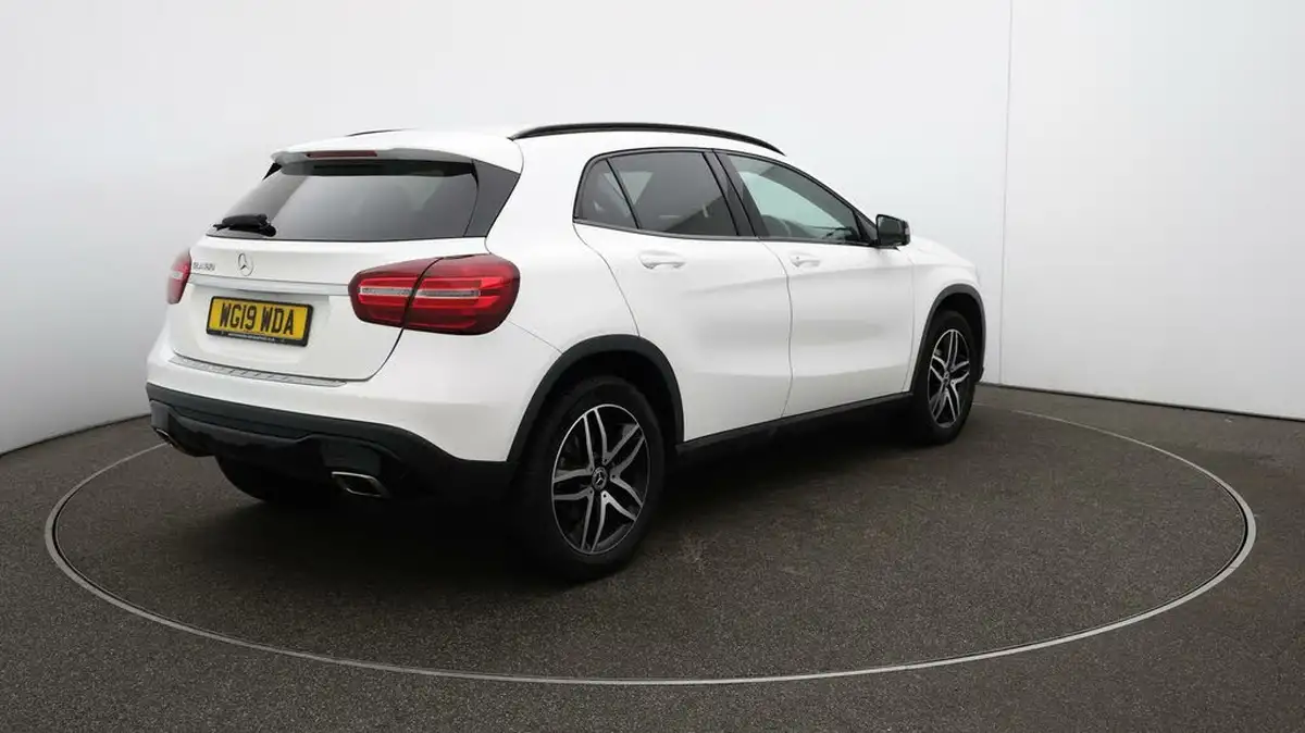 2019-mercedes-benz-gla-class-16-gla-180-urban-edition-ss-big-7